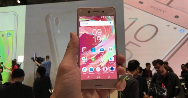 Sony вече сваля цената на Xperia X в САЩ
