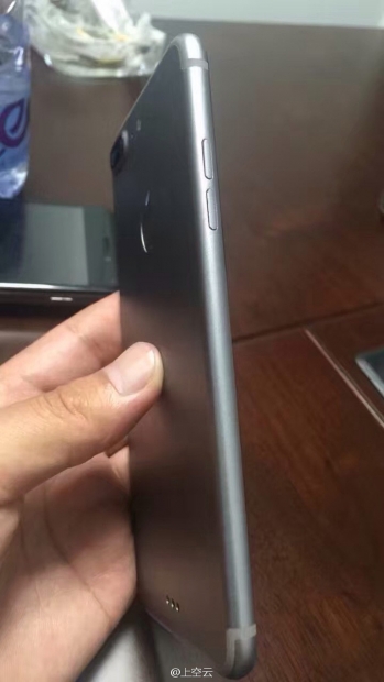 Реални фотографии на iPhone 7 Plus с двойна камера и Smart Connector