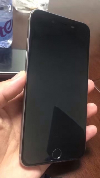 Реални фотографии на iPhone 7 Plus с двойна камера и Smart Connector