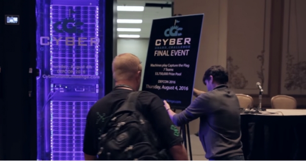 Седем мощни компютъра се борят помежду си за да може един от тях да се превърне в перфектния хакер
