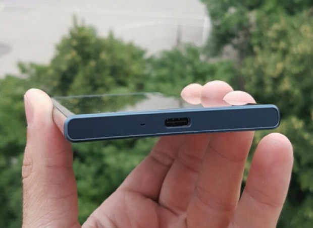 Първите фотографии на флагмана Sony Xperia от 2016 година показват съвсем нов дизайн