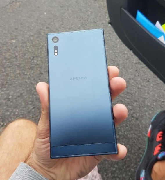 Първите фотографии на флагмана Sony Xperia от 2016 година показват съвсем нов дизайн