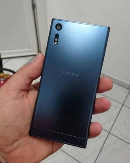 Реални фотографии на флагмана Sony Xperia от 2016 година