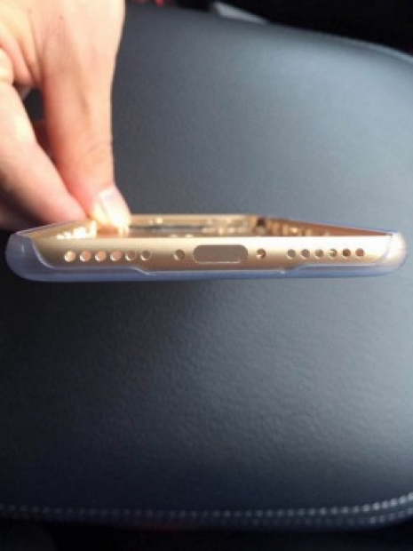 Първи фотографии на корпуса на iPhone 7 без стандартно 3,5-милиметрово аудио гнездо