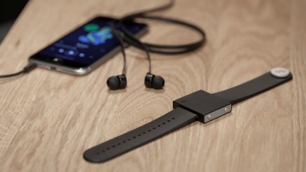 Започна финансирането на ръчния субуфер Basslet