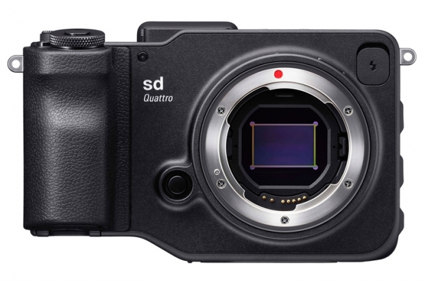 Продажбите на цифровия безогледален фотоапарат Sigma sd Quattro започват през месец юли