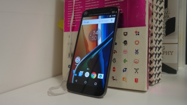 Amazon сваля цената на Android телефони срещу гледане на реклами