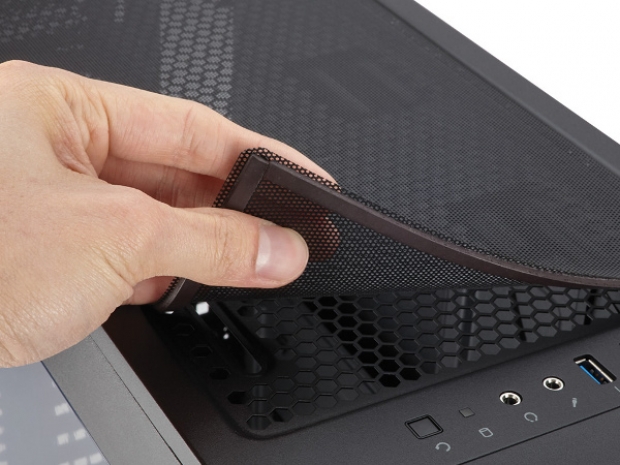 Corsair анонсира продажбите на корпусите Quiet 400Q и Quiet 400С от серията Carbide
