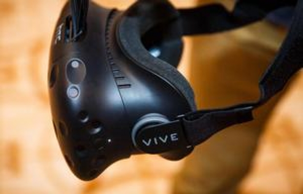 Акциите на HTC скочиха на фона на успеха на нейните VR-устройства и фитнес джаджи