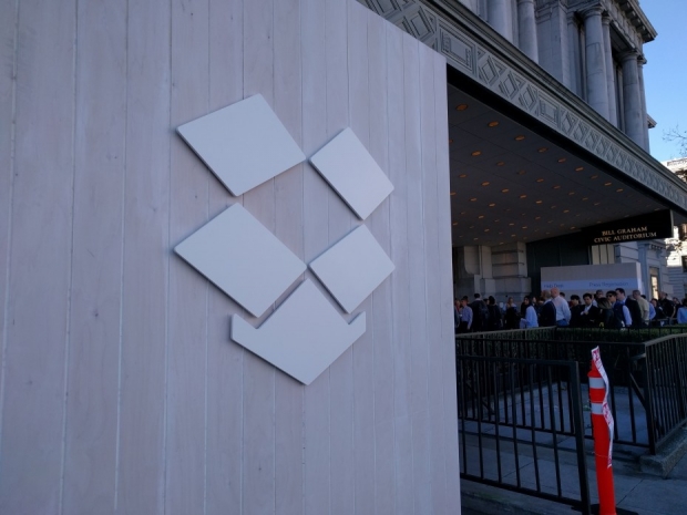 Dropbox достигна половин милиард потребители
