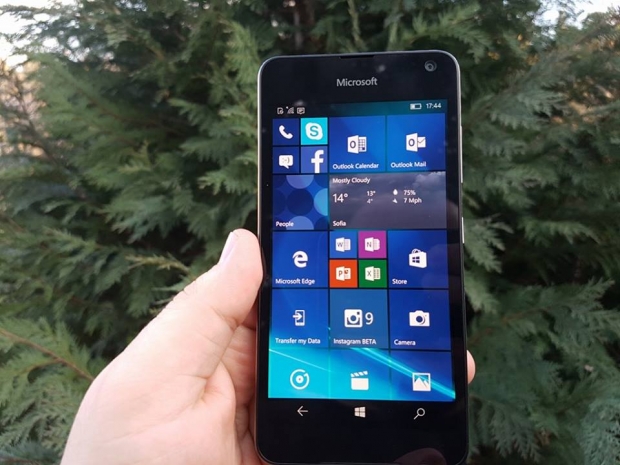 Ревю на Microsoft Lumia 650: бюджетен метален смартфон