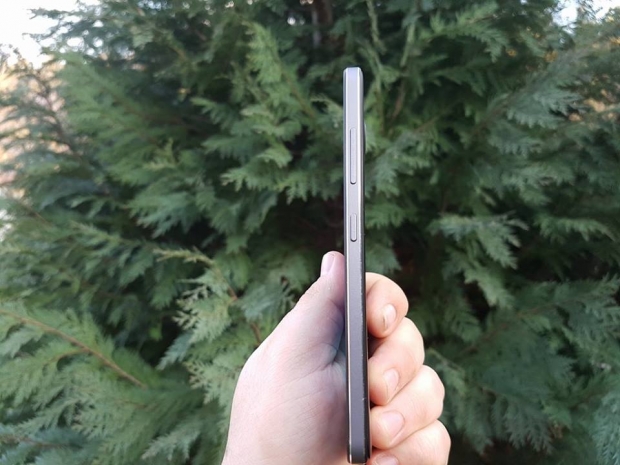 Ревю на Microsoft Lumia 650: бюджетен метален смартфон