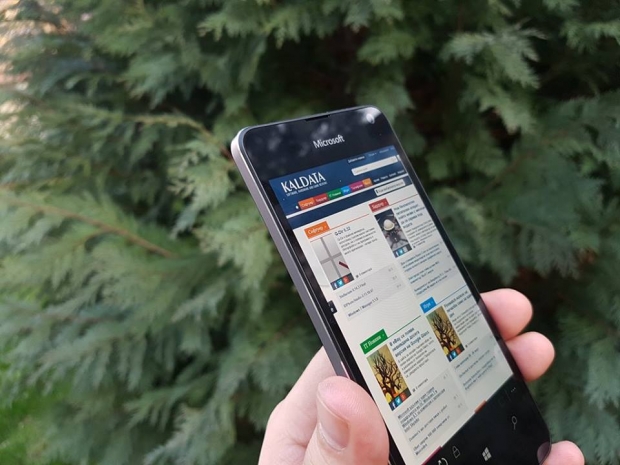 Ревю на Microsoft Lumia 650: бюджетен метален смартфон
