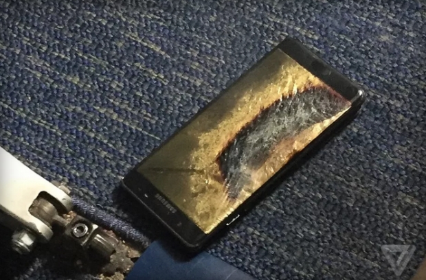 Запали се и един от сменените Galaxy Note 7