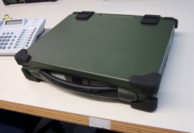 Русия създаде лаптоп, който може да издържи последиците от ядрен взрив