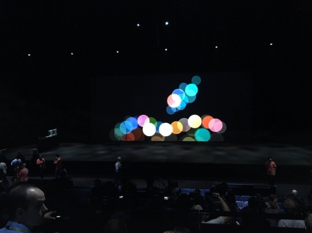 Apple представи новия iPhone 7