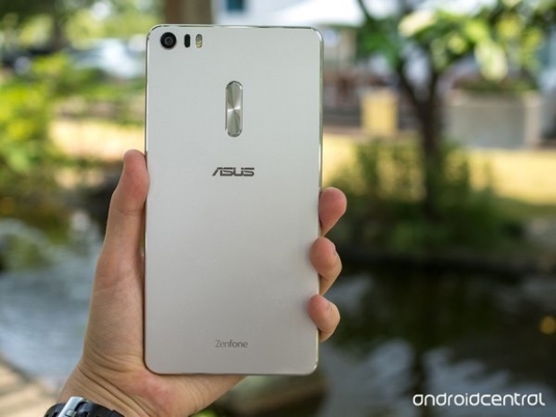 Asus ZenFone 3 Ultra: фаблет с 6,8-инчов дисплей и 23 MP камера