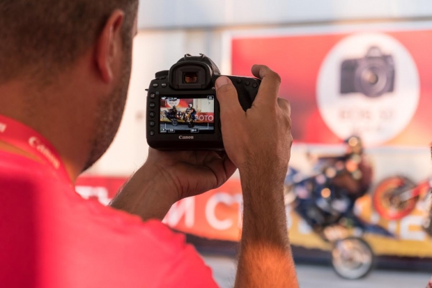 CANON представи новото  попълнение в семейството на  EOS 5D в България