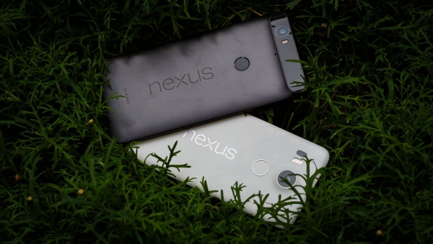 Google предлага награда от 0 000 за хакване на Nexus 6P и Nexus 5X
