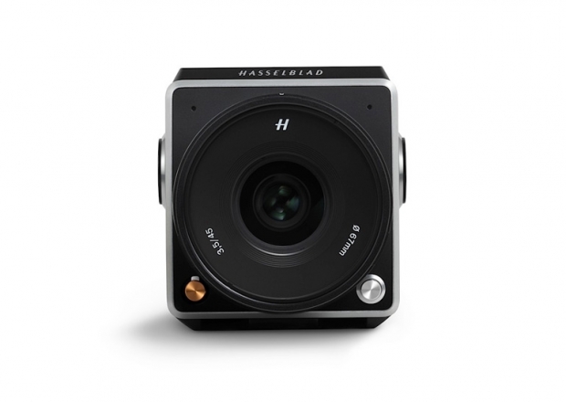 Hasselblad представи прототипа на 75 MP фотоапарат и специална версия на средноформатния безогледален фотоапарат X1D