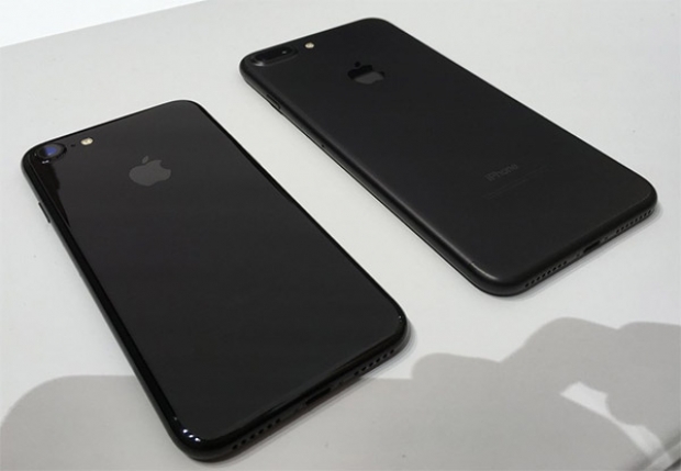 Полираният черен iPhone 7 е дефицитен заради производствени проблеми