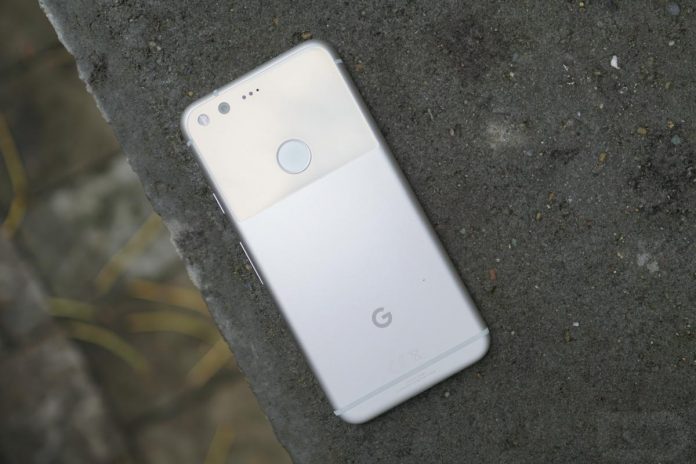 Google постна няколко Getting Started видеа в опит да ви откаже от вашите Айфони