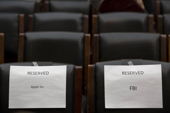 wikileaks-reveals-apples Apple ежемесечно удовлетворява хиляди запитвания на службите за разкриване на лични данни