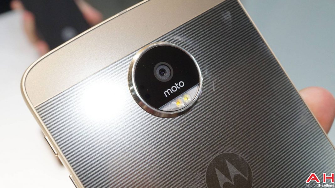 Lenovo смартфоните остават в историята, ще се фокусират само над Moto сериите