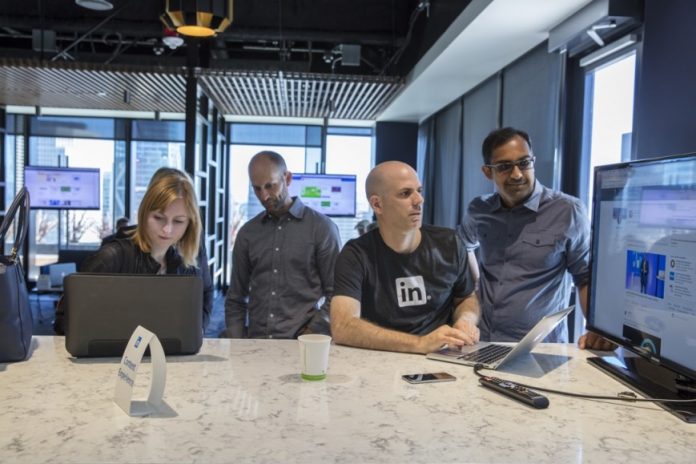 linkedin-11 LinkedIn ще връща на руснаците парите за платените услуги