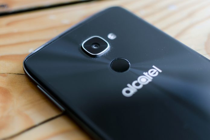 alcatel-idol-4s Alcatel печели TOP/COM сребърна награда за бранд платформата enjoy.now