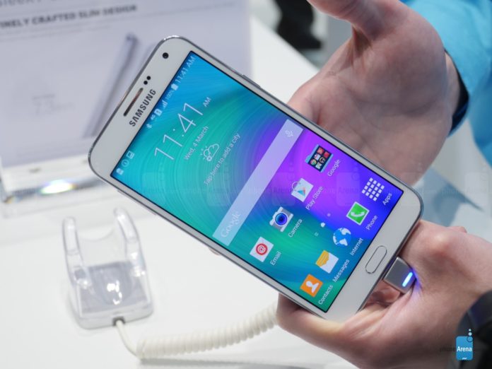 samsung-galaxy-e7-hands-on През 2017 година 44% от жителите на Земята ще използват смартфони