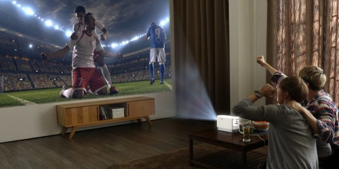 LG представи лазерния проектор ProBeam, подходящ за домашно кино