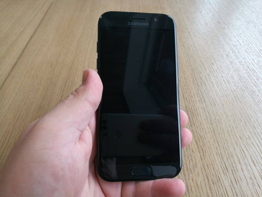 Ревю на Samsung Galaxy A3 (2017) и Galaxy A5 (2017)