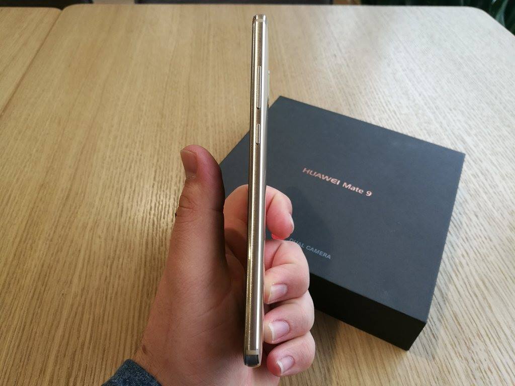 Ревю на Huawei Mate 9: голям флагман с камери от Leica и двоен зум
