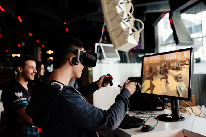 Acer VR Ready AMD споделя сцената с водещи разработчици на игри, за да покаже бъдещето на графичните и процесорните технологии
