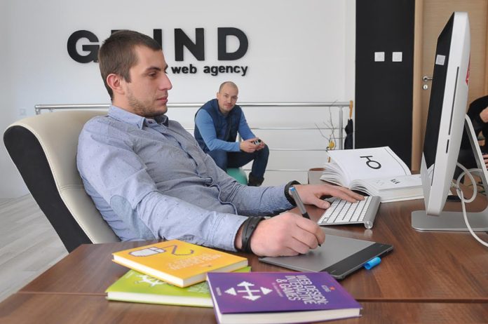 edesign Разказването на истории, мобилните устройства и виртуалната реалност ще променят уеб дизайна през 2017 година