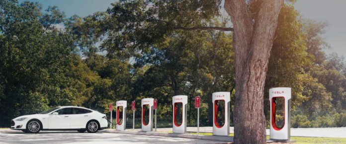 xsupercharger Tesla обяви цените за зареждането на своите електромобили в станциите Supercharger