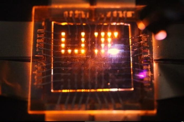 Нови LCD дисплеи, които могат да работят като слънчеви панели