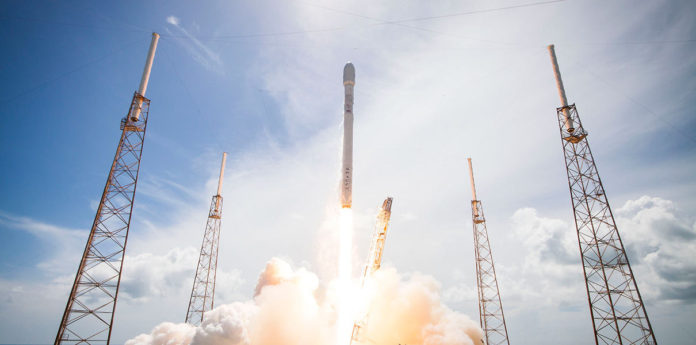 Falcon SpaceX проведе успешни тестове на завърналата се на Земята първа степен на Falcon 9