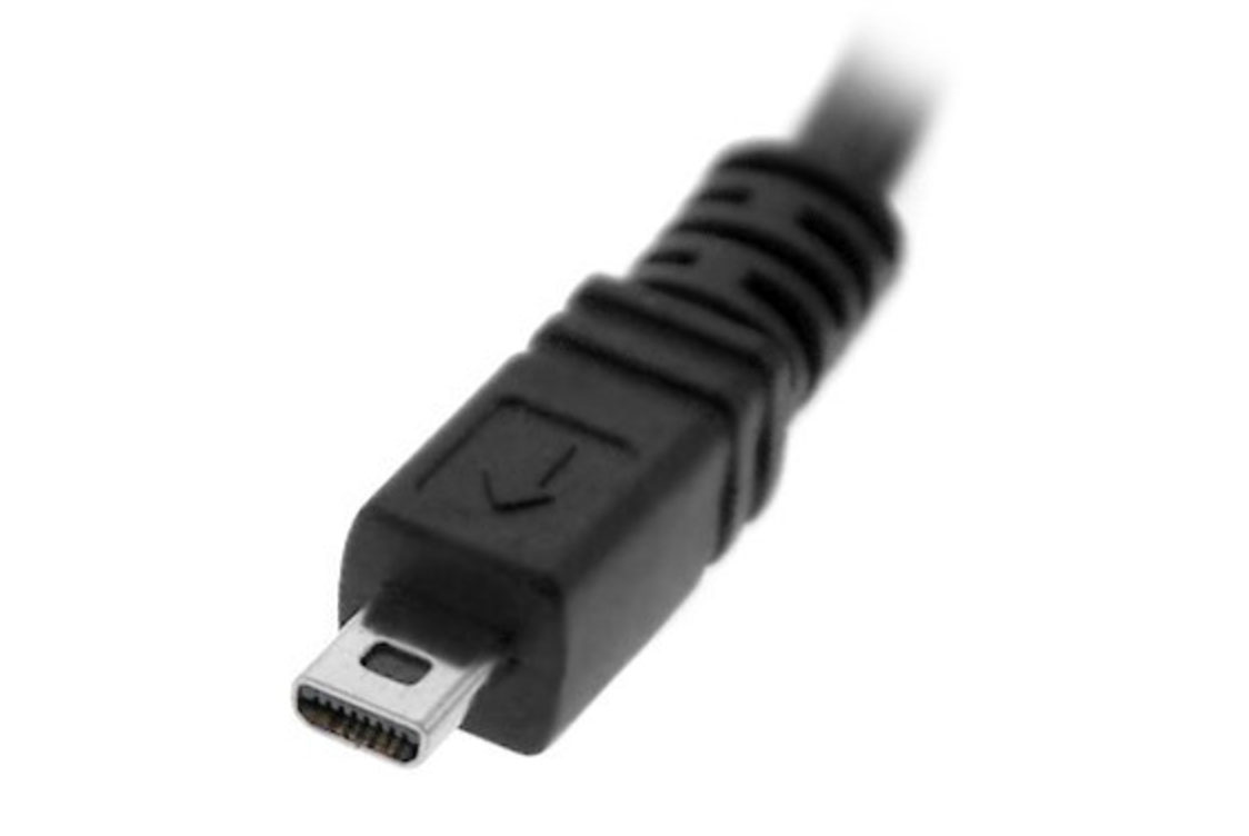 Новият Ultra Accessory Connector (UAC) конектор на Apple заменя Lightning и micro-USB