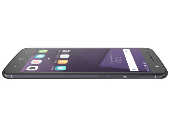 MWC 2017: анонс на смартфоните ZTE Blade V8 Mini и V8 Lite с двойни камери