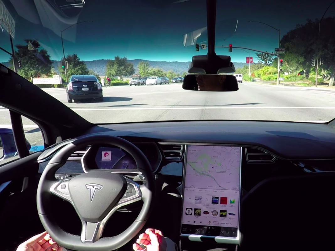 drive-a-tesla-in-autonomous-mode-across-the-country Intel обяви откриването на лаборатория за автономни превозни средства