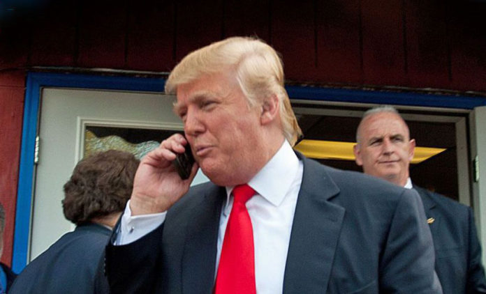 potus-1 Американският конгрес е недоволен, че Тръмп продължава да използва Samsung Galaxy S3