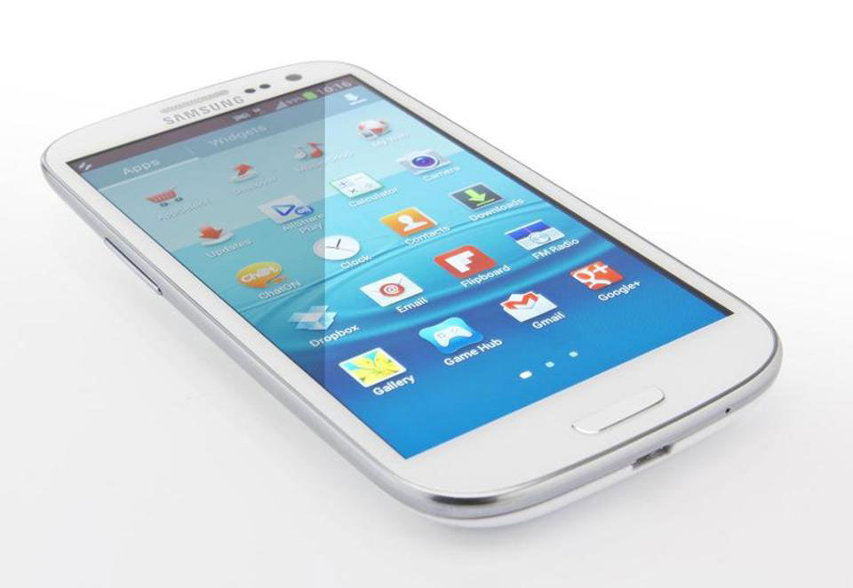 Американският конгрес е недоволен, че Тръмп продължава да използва Samsung Galaxy S3