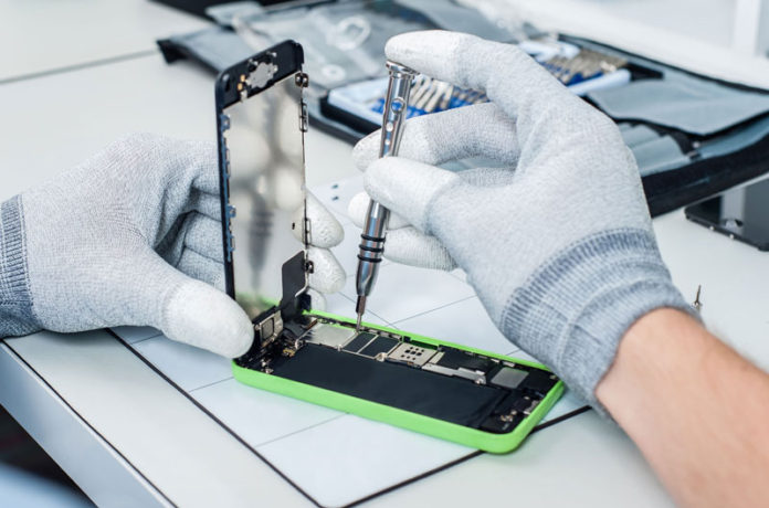 repair-2 Apple няма да допусне приемането на закон, който ще позволи ремонта на iPhone на всички желаещи