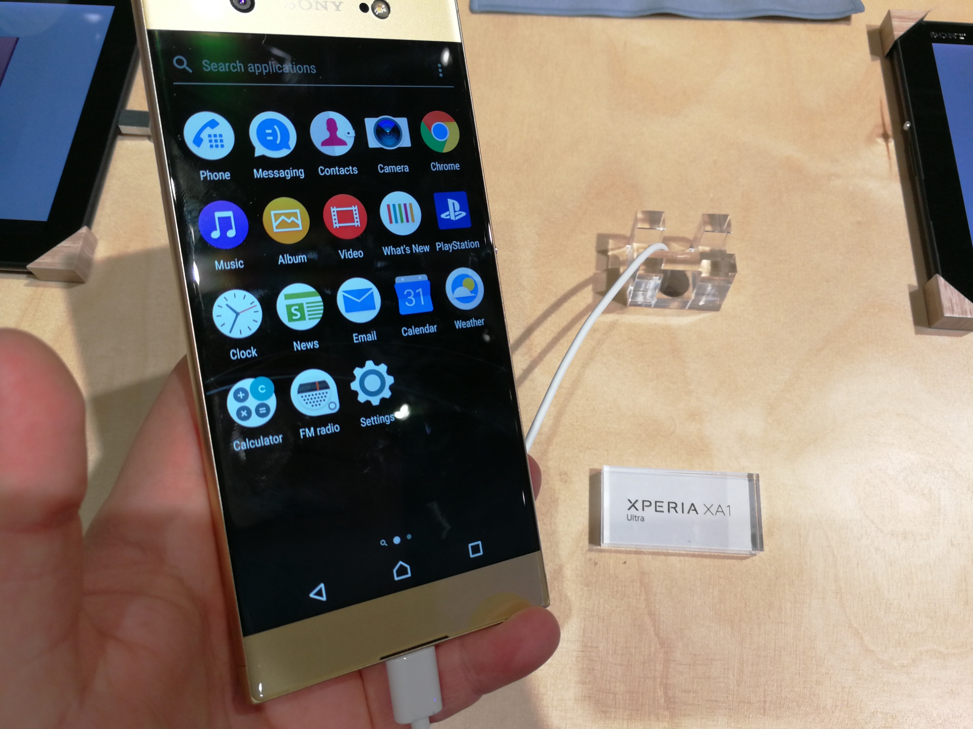MWC 2017: Sony представи евтиния Xperia XA1 и големия XA1 Ultra с много добра оптика