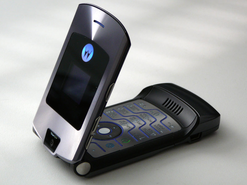 След Nokia 3310 може да се възроди още една легенда – Motorola Razr V3