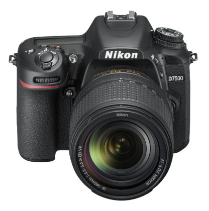 Nikon представя новия модел D7500
