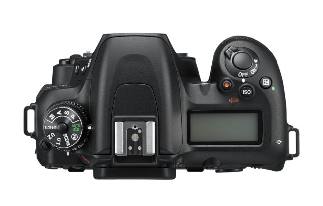 Nikon представя новия модел D7500