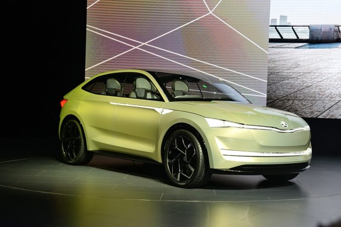 Skoda-Vision-E-1 Първите снимки и характеристиките на първия чешки електрически кросоувър Skoda Vision E